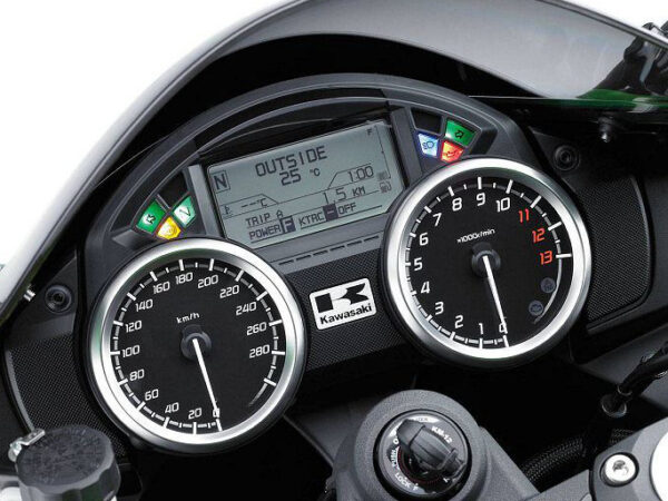 Kawasaki ZZR1400 2012 dashboard