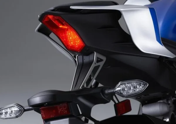 Yamaha YZF-R6 2017 taillight