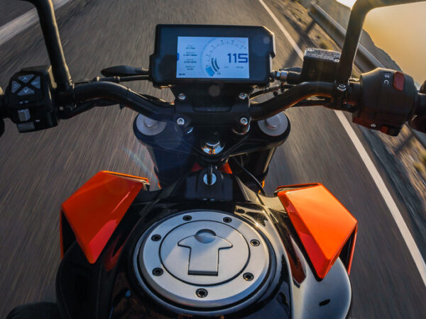 KTM 390 Duke 2017 cokpit