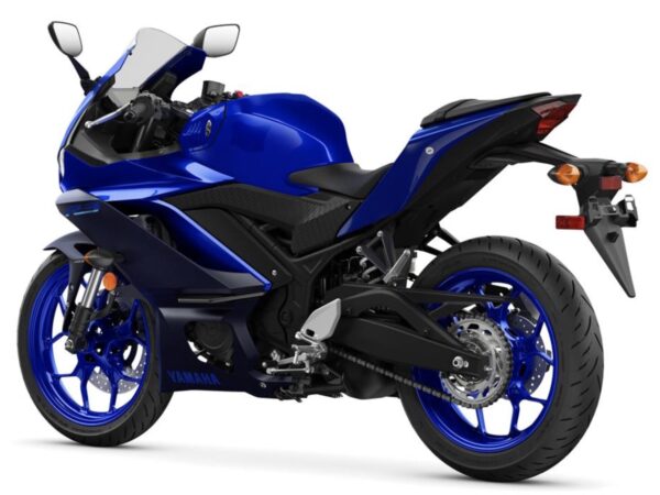 Yamaha YZF-R3 2022 back