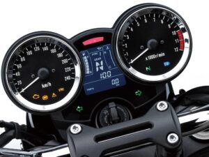 Kawasaki Z900RS 2018 dashboard