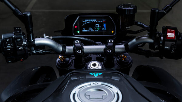 Yamaha MT-10 2024 cockpit