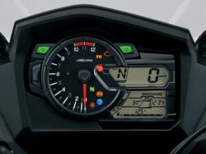 Suzuki V-Strom 650 2017 dashboard