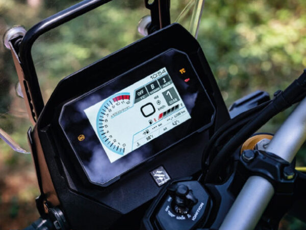 Suzuki V-Strom 800DE 2023 dashboard