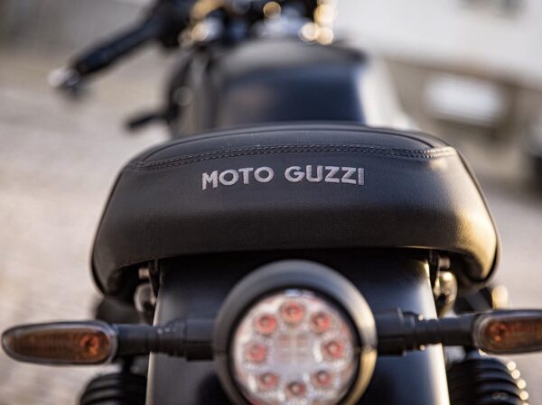 Moto Guzzi V7 Stone 2023 back