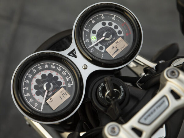 Triumph Speed Twin 2019 dashboard