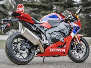 Honda CBR1000RR 2022 back