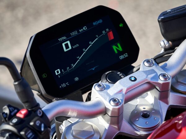 BMW F 900 R 2020 dashboard