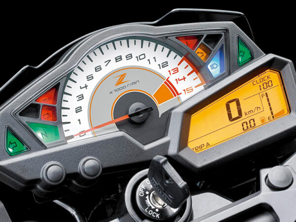 Kawasaki Z300 2015 dashboard