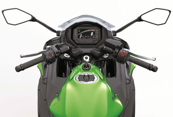 Kawasaki Ninja 650 2023 cockpit