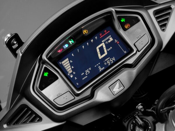 Honda VFR800X Crossrunner 2015 dashboard