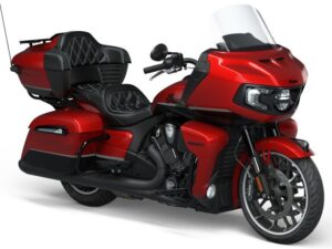 Indian Pursuit Dark Horse 2023 Stryker Red Metallic over Black Metallic front