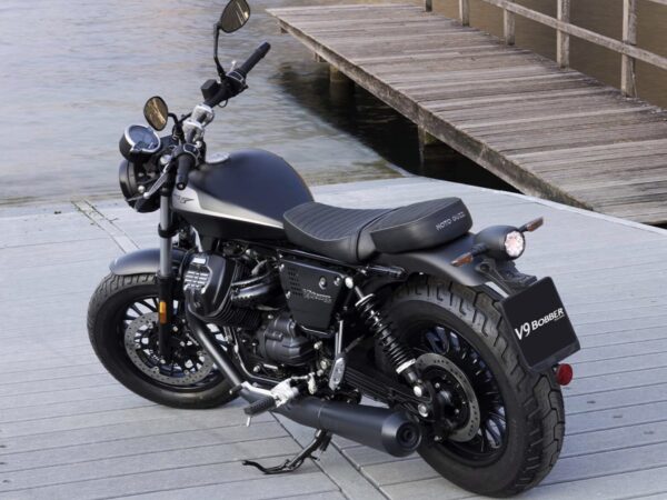 Moto Guzzi V9 Bobber 2023 back