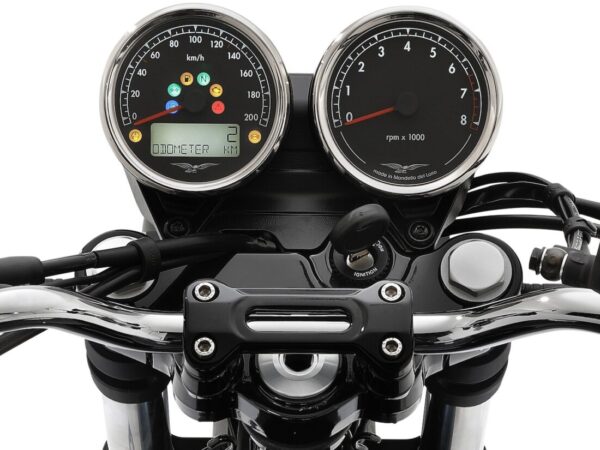 Moto Guzzi V7 Special 2023 dashboard