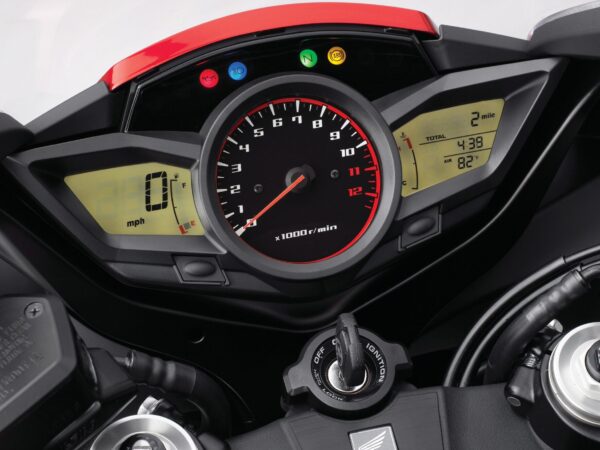 Honda VFR1200F 2010 dashboard