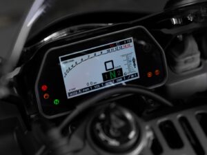 Yamaha YZF-R1M 2023 dashboard