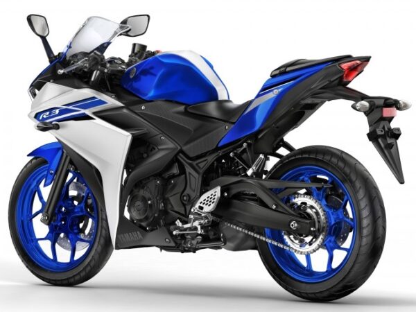 Yamaha YZF-R3 2016 back