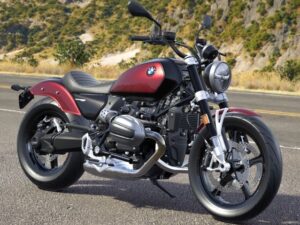 BMW R 12 2024 Aventurin Red Metallic front