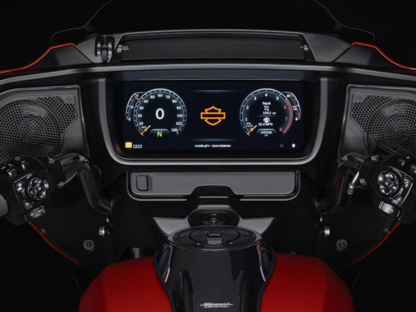 Harley-Davidson Street Glide 2024 dashboard