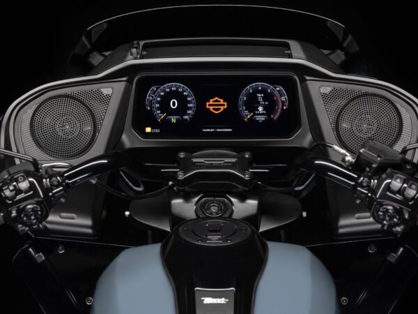 Harley-Davidson Road Glide 2024 dashboard