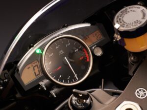 Yamaha YZF-R6 2006 dashboard