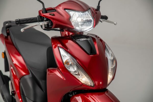 Honda Vision 110 2021 Candy Noble Red headlight