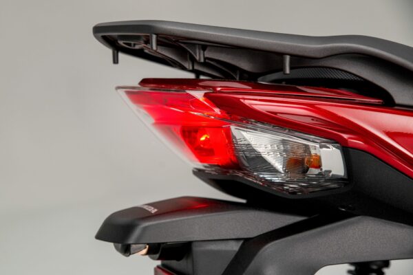 Honda Vision 110 2021 Candy Noble Red taillight