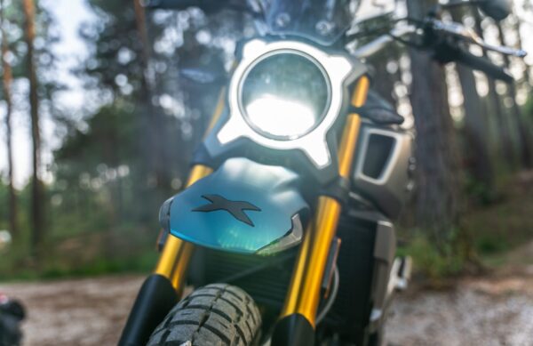 CFMoto 700CL-X Adventure 2023 Aurora Blue headlight