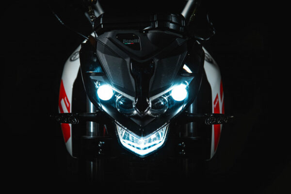 Benelli TNT 125 2022 headlight