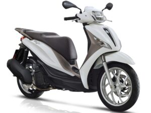 Piaggio Medley 125 150 2020 Bianca Luna front