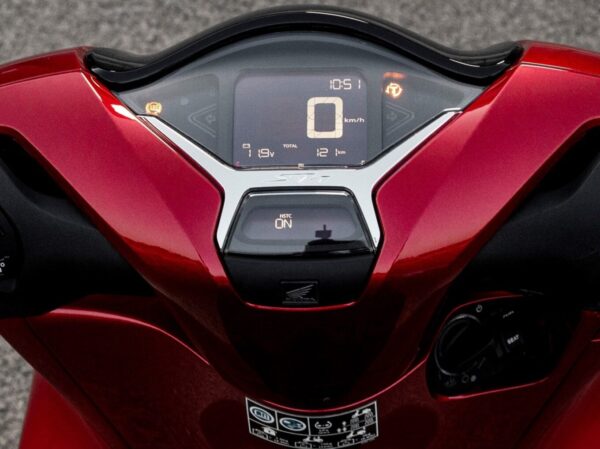 Honda SH150i 2020 Pearl Splendor Red dashboard