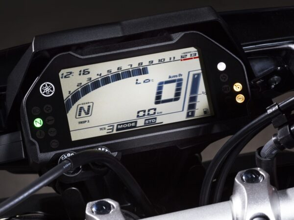 Yamaha MT-10 2016 dashboard