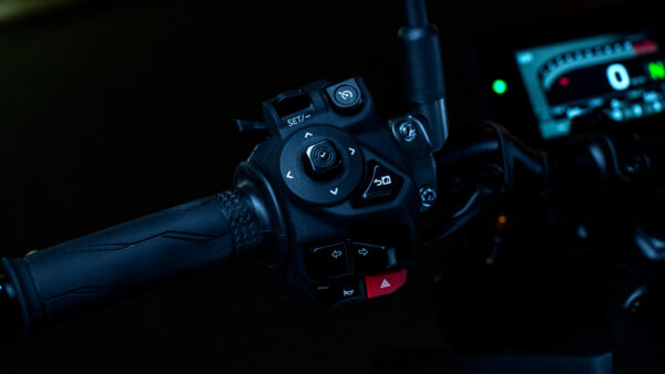 Yamaha MT-09 SP 2024 left switchgear