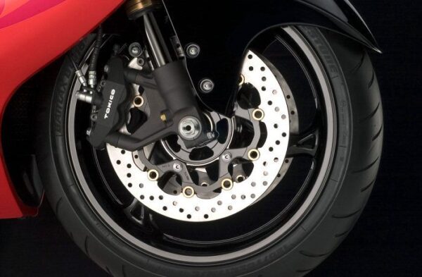 Suzuki GSX1300R Hayabusa 2008 front wheel