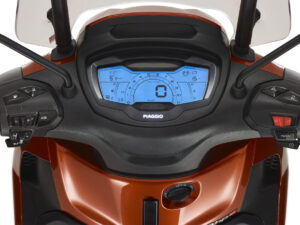 Piaggio Beverly 400 S 2021 orange dashboard