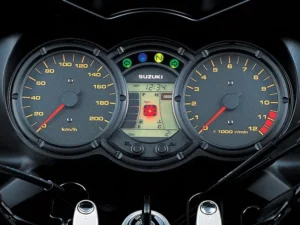 Suzuki V-Strom 650 2004 dashboard