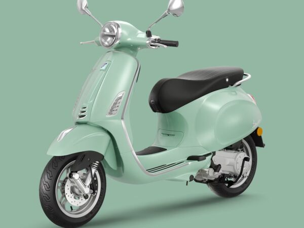 Vespa Primavera 50 2024 Verde Amabile front