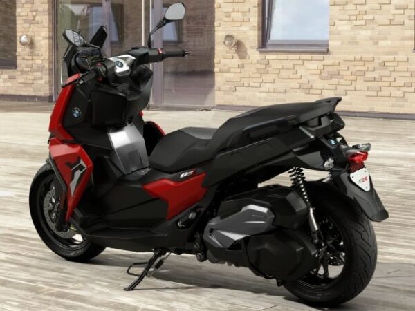 BMW C 400 X 2024 Racing Red back