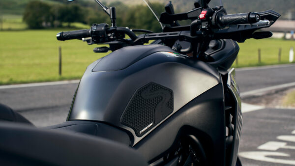 Yamaha Tracer 7 GT 2023 cockpit