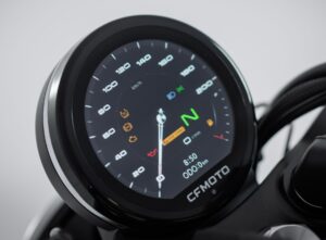 CFMoto 450CL-C Bobber 2024 dashboard