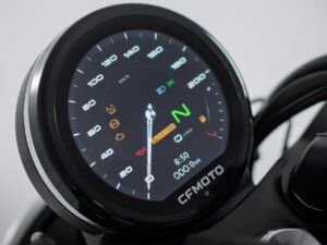 CFMoto 450CL-C Bobber 2024 dashboard