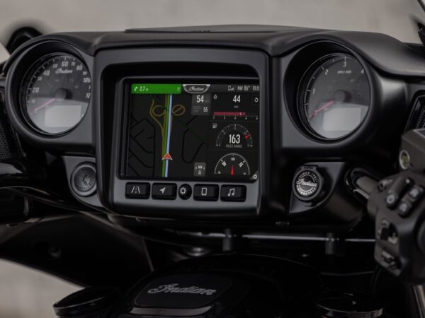 Indian Roadmaster Dark Horse 2024 Black Smoke dashboard