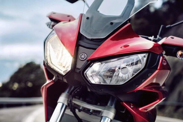 Yamaha MT-07 Tracer 2016 red headlight