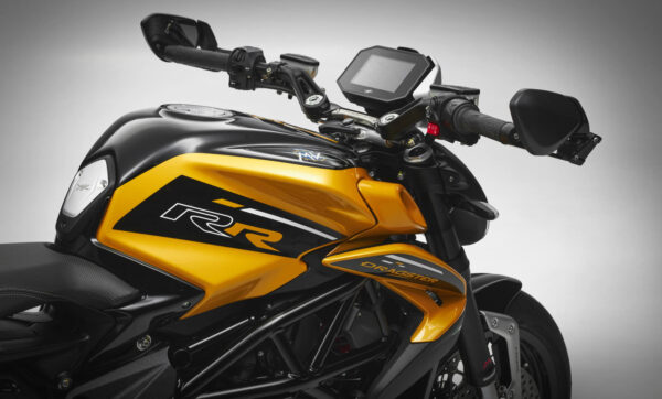 MV Agusta Dragster RR SCS 2023 Metallic Pearl Yellow Intense Black cockpit