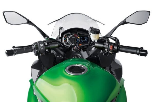 Kawasaki Z1000SX 2017 Candy Lime Green Metallic Carbon Grey cockpit