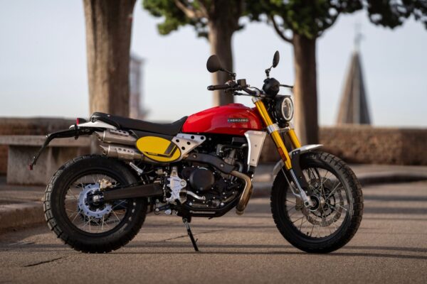 Fantic Caballero 500 Scrambler 2024 red with mirrors