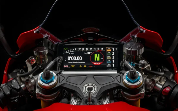 Ducati Panigale V4S 2025 Red cockpit