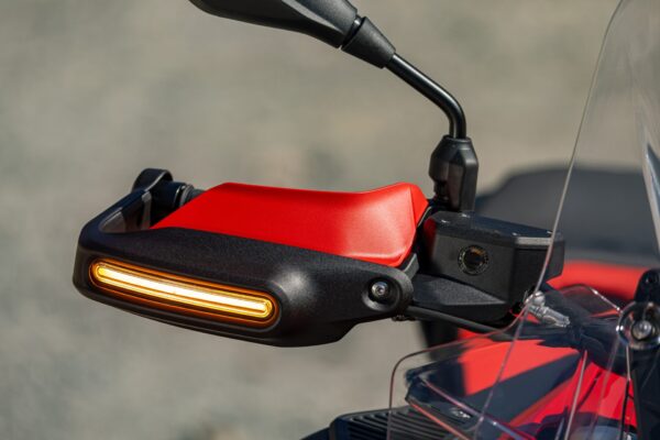 BMW R 1300 GS Adventure 2024 Racing Red handguard indicator