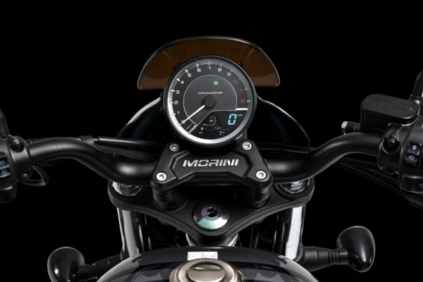 Moto Morini Calibro 2024 cockpit