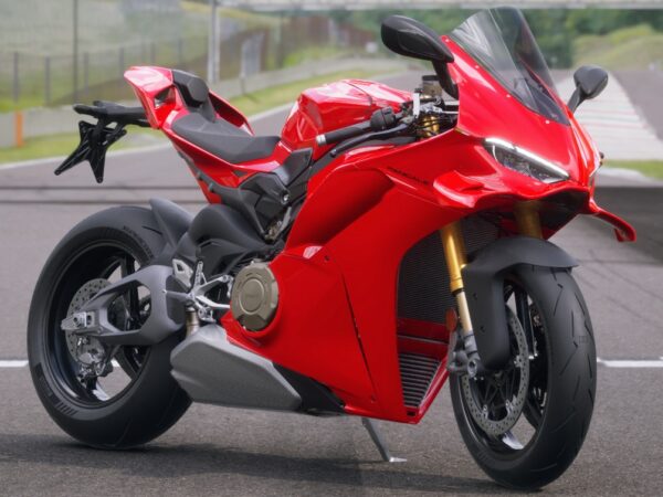 Ducati Panigale V4S 2025 Red front